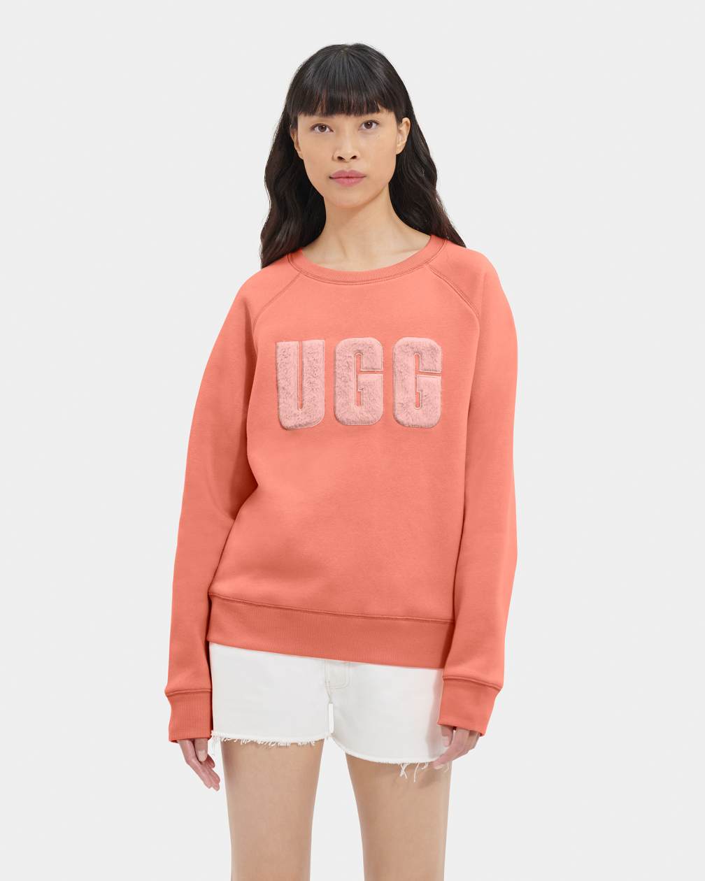 UGG® 公式【 マドリン ファジー ロゴ クルーネック|Madeline